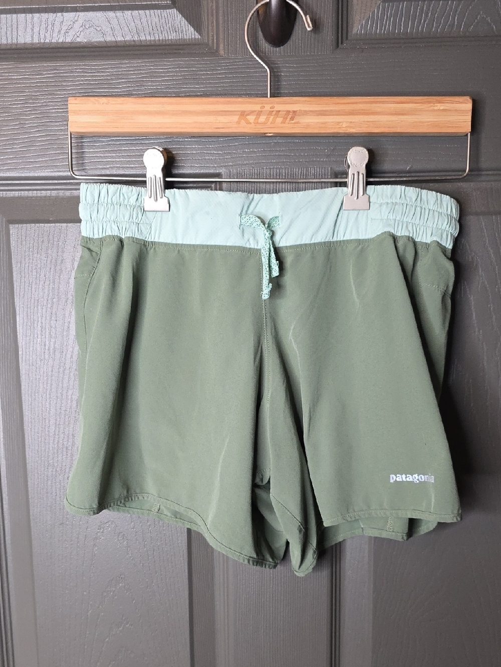 Patagonia Two-Tone Mint and Olive Athletic Shorts Size Small